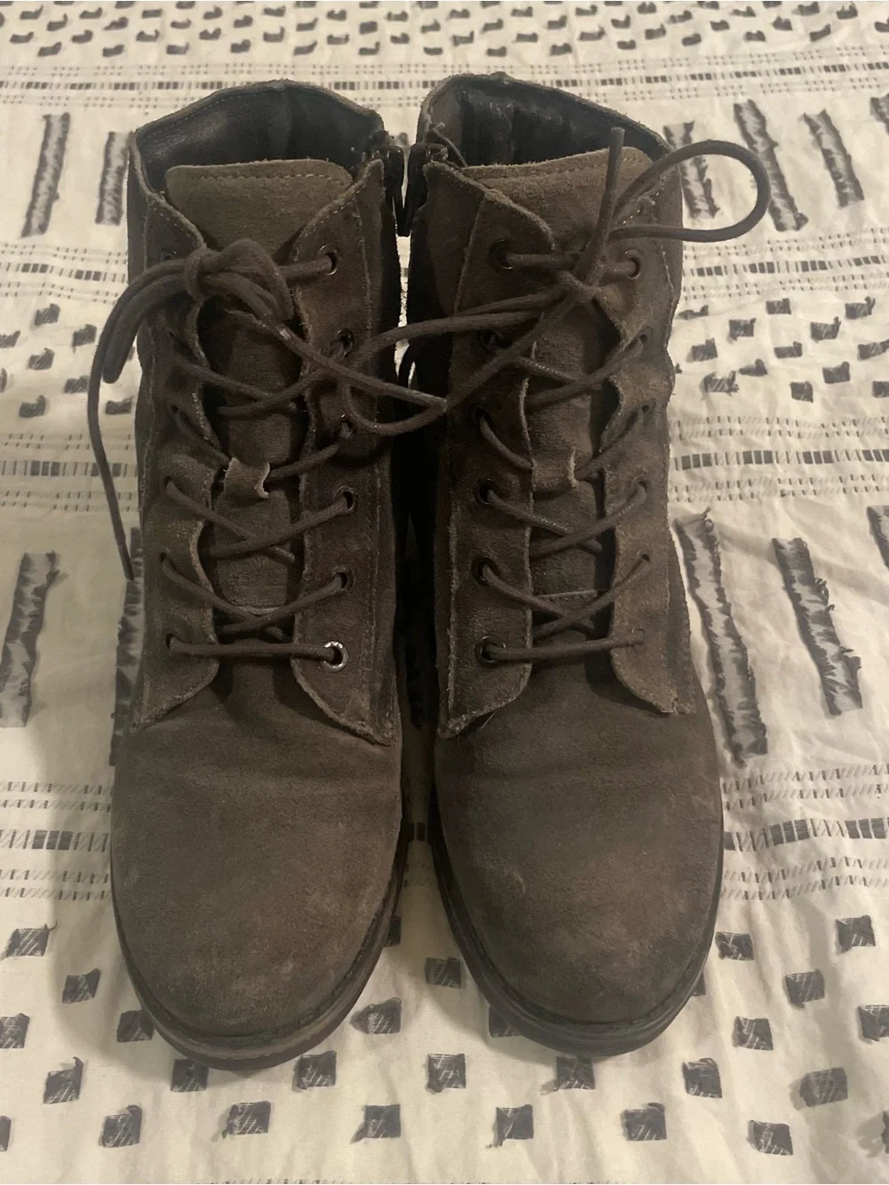 Taos Grey Suede Combat Ankle Boot US 8-8.5 EU 39